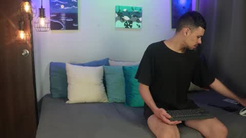 Snapshot of cleoanubis_ chatting on March 2026 04:39:02 AM Girl Juliana and Federico online show from March 2026 04:39:02 AM
