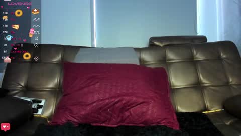 Snapshot of cleosexxx chatting on June 2026 06:39:02 PM cleo y maikol online show from June 2026 06:39:02 PM