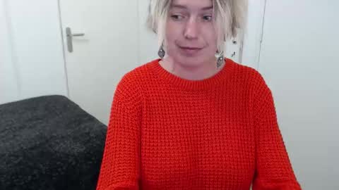 Syl  online show from October 2025 03:29:02 PM