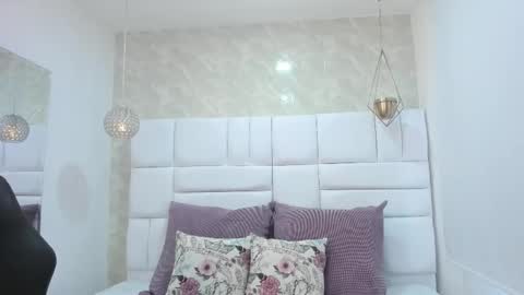 Cloe 555 online show from October 2025 07:58:01 PM