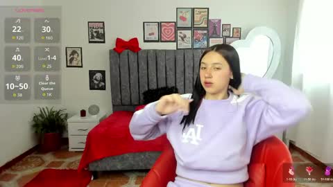 cloe_7 online show from April 2026 01:12:02 PM