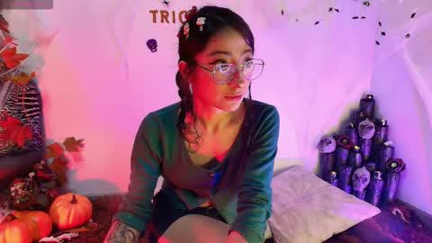 Cloe Leeee online show from October 2025 05:30:01 AM