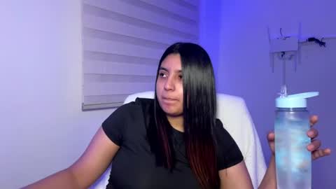 cloe small online show from June 2026 06:29:02 AM