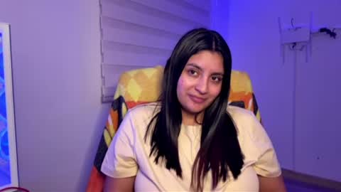 cloe small online show from June 2026 10:15:01 AM