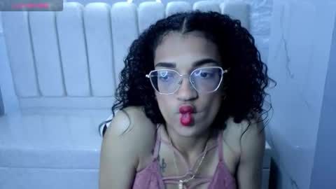 cloee online show from October 2025 02:43:02 AM
