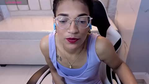 cloee online show from October 2025 03:51:02 AM