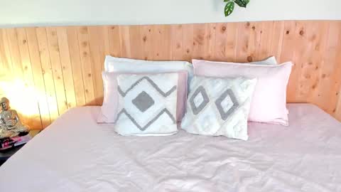 Chloe Smith online show from February 2026 11:48:01 AM