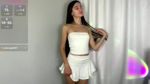 Kelly online show from October 2025 04:18:02 AM