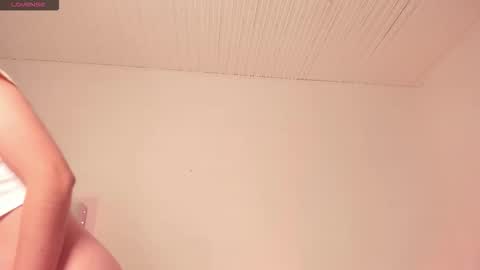 Chloe  online show from November 2025 02:00:01 AM