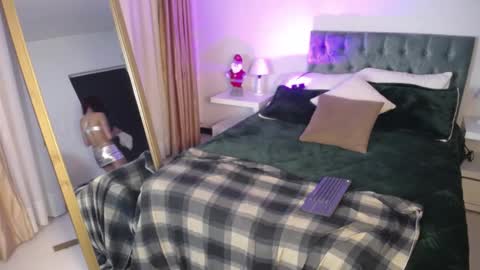 Snapshot of clown_face chatting on December 2024 06:43:01 AM emely dolce online show from December 2024 06:43:01 AM