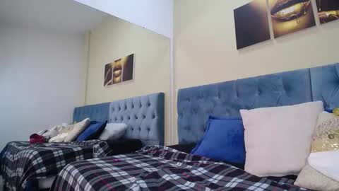 emely dolce online show from December 2024 05:53:02 AM