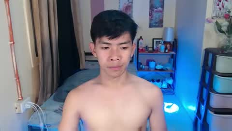 Snapshot of clyde_twinkx chatting on April 2026 10:33:01 AM clyde_twinkx online show from April 2026 10:33:01 AM