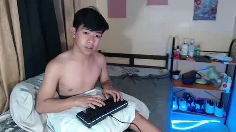 Snapshot of clyde_twinkx chatting on May 2026 02:47:01 PM clyde_twinkx online show from May 2026 02:47:01 PM