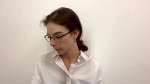 Anya online show from June 2026 06:33:02 PM