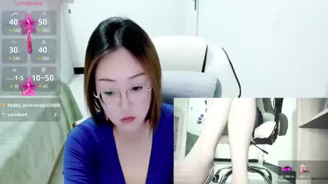 Snapshot of coco_coo chatting on February 2025 04:51:02 AM coco online show from February 2025 04:51:02 AM