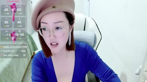 Snapshot of coco_coo chatting on February 2025 07:56:01 AM coco online show from February 2025 07:56:01 AM