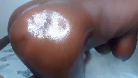 Snapshot of cocoa_devine chatting on March 2026 11:30:02 PM cocoa_devine online show from March 2026 11:30:02 PM