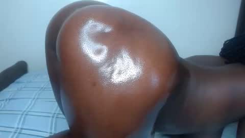 Snapshot of cocoa_devine chatting on April 2026 11:40:01 AM cocoa_devine online show from April 2026 11:40:01 AM