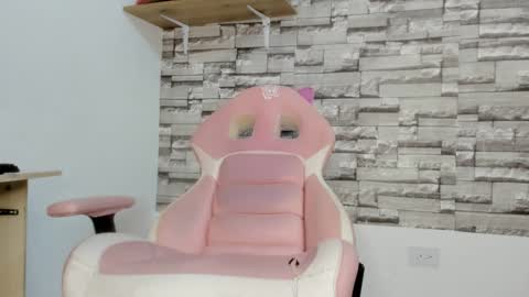 laurita online show from January 2025 05:55:01 PM