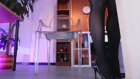 Snapshot of colete_milf chatting on June 2026 12:04:01 PM Samantha online show from June 2026 12:04:01 PM