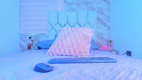 colett online show from November 2025 11:54:02 AM