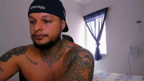 colin_fox1 online show from May 2026 06:26:02 PM