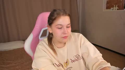Snapshot of colleen_blake chatting on October 2025 04:57:02 PM Collen Mon Tue Wed Thu Fri GMT 3 0300am - 0900am online show from October 2025 04:57:02 PM