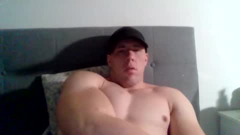 Snapshot of college_muscle chatting on February 2025 04:00:02 PM foreverxshredded online show from February 2025 04:00:02 PM