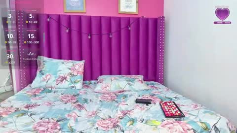 Snapshot of colombiancoffee_ chatting on November 2025 12:44:02 PM Lauren online show from November 2025 12:44:02 PM