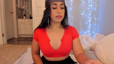 Snapshot of colombiantexas chatting on January 2025 04:57:02 AM ........ Instagram Lorysexys online show from January 2025 04:57:02 AM