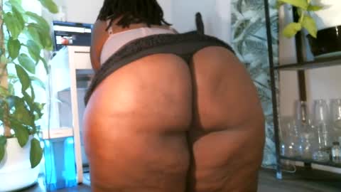 Noni online show from February 2025 01:41:01 PM