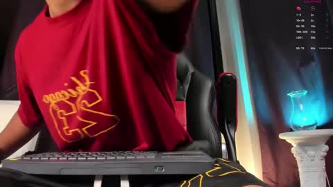 Snapshot of colstorw_ chatting on November 2025 10:18:01 AM colstorw_ online show from November 2025 10:18:01 AM