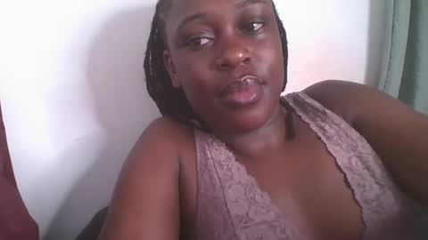 Snapshot of comicalcara chatting on January 2025 12:00:01 AM Cara online show from January 2025 12:00:01 AM