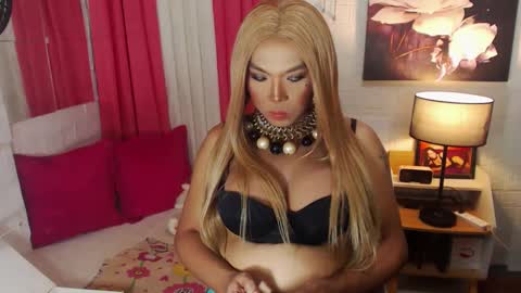 Snapshot of commanderofsexx chatting on December 2024 06:49:02 AM QUEEN SABRINA online show from December 2024 06:49:02 AM