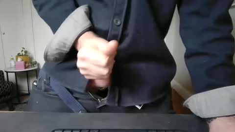 Snapshot of commedesbears chatting on April 2026 01:21:01 AM Comme online show from April 2026 01:21:01 AM