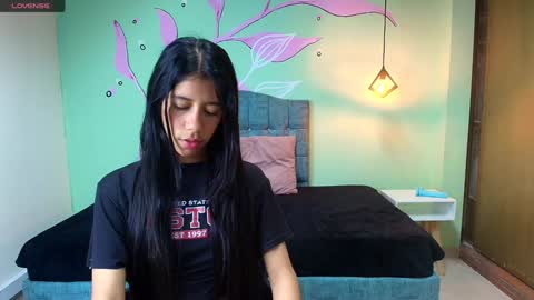 C O N N I E online show from February 2025 12:02:02 PM