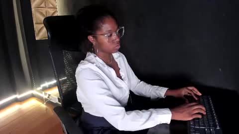 Nilo Solem online show from June 2026 06:54:02 PM