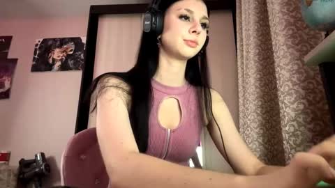 Isabella online show from October 2025 08:48:02 PM