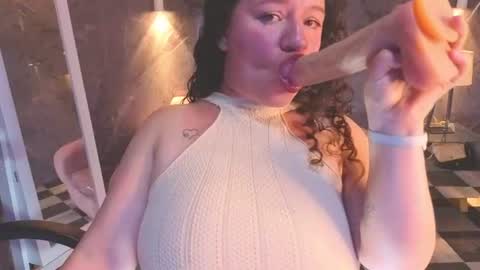 Snapshot of cony_curly_b chatting on June 2026 03:09:02 AM Online 2200 - 0600 online show from June 2026 03:09:02 AM