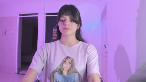 Coraline uwu     Bienvenidos al dulce mundo de Coraline    Hola amores soy Coraline  Una chica  tierna juguetona online show from April 2026 12:00:02 AM