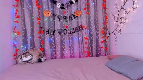 Alice online show from November 2025 07:01:02 PM