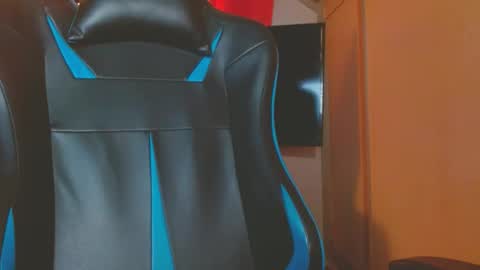 Snapshot of cosmicjones88 chatting on January 2025 05:04:02 AM cosmicjones88 online show from January 2025 05:04:02 AM