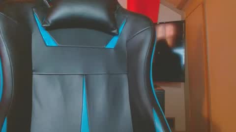 Snapshot of cosmicjones88 chatting on January 2025 05:16:02 PM cosmicjones88 online show from January 2025 05:16:02 PM