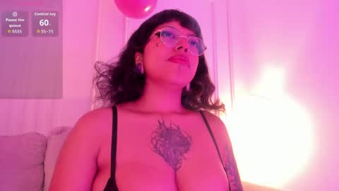 Snapshot of countesslayla chatting on May 2026 02:13:01 PM countesslayla online show from May 2026 02:13:01 PM