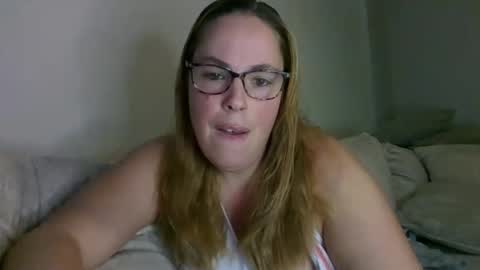 Snapshot of countrylovin2018 chatting on September 2025 10:42:02 PM Fallen Angel 21 online show from September 2025 10:42:02 PM