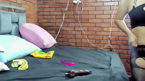 Andrea and Scott online show from October 2025 09:16:01 AM