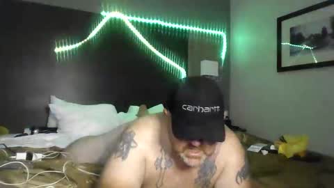 Snapshot of couple_pleaser1 chatting on October 2025 12:00:01 AM Ieathairytacos online show from October 2025 12:00:01 AM