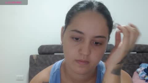  ALEJANDRO Y EMILY  online show from February 2026 11:33:01 PM