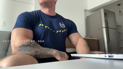 Snapshot of couplemuscle40 chatting on September 2025 11:48:01 AM couplemuscle40 online show from September 2025 11:48:01 AM
