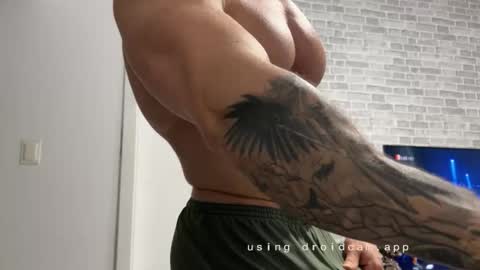 couplemuscle40 online show from November 2025 08:41:02 PM